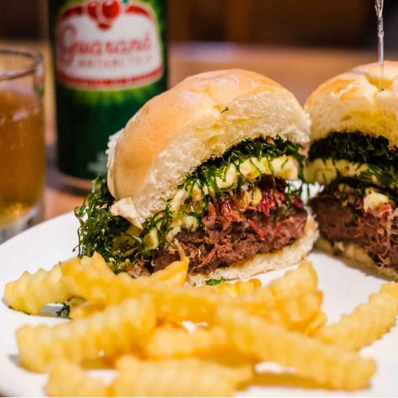 Consumi fuori casa in aumento, merito anche del social eating